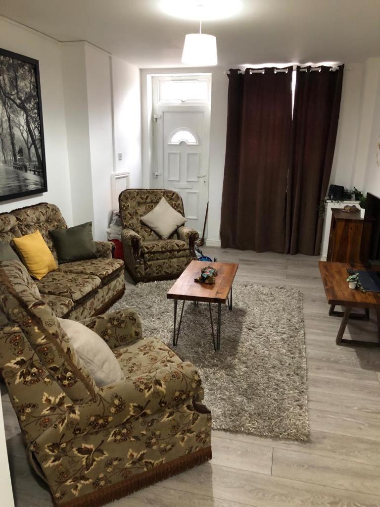 ロンドン Alpha House Bed & Breakfast エクステリア 写真