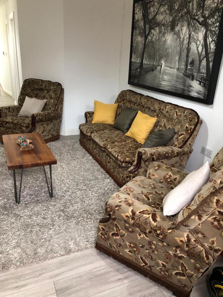 ロンドン Alpha House Bed & Breakfast エクステリア 写真