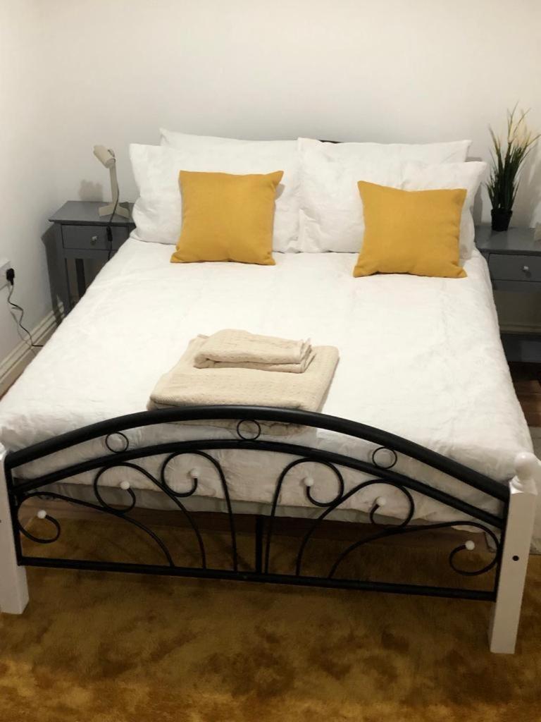 ロンドン Alpha House Bed & Breakfast エクステリア 写真