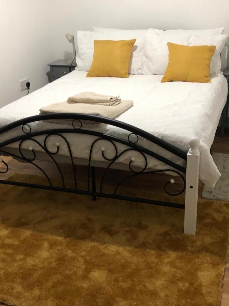 ロンドン Alpha House Bed & Breakfast エクステリア 写真