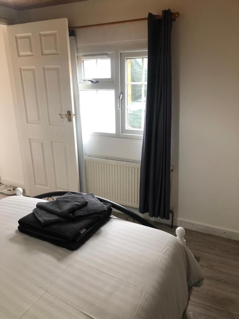 ロンドン Alpha House Bed & Breakfast エクステリア 写真