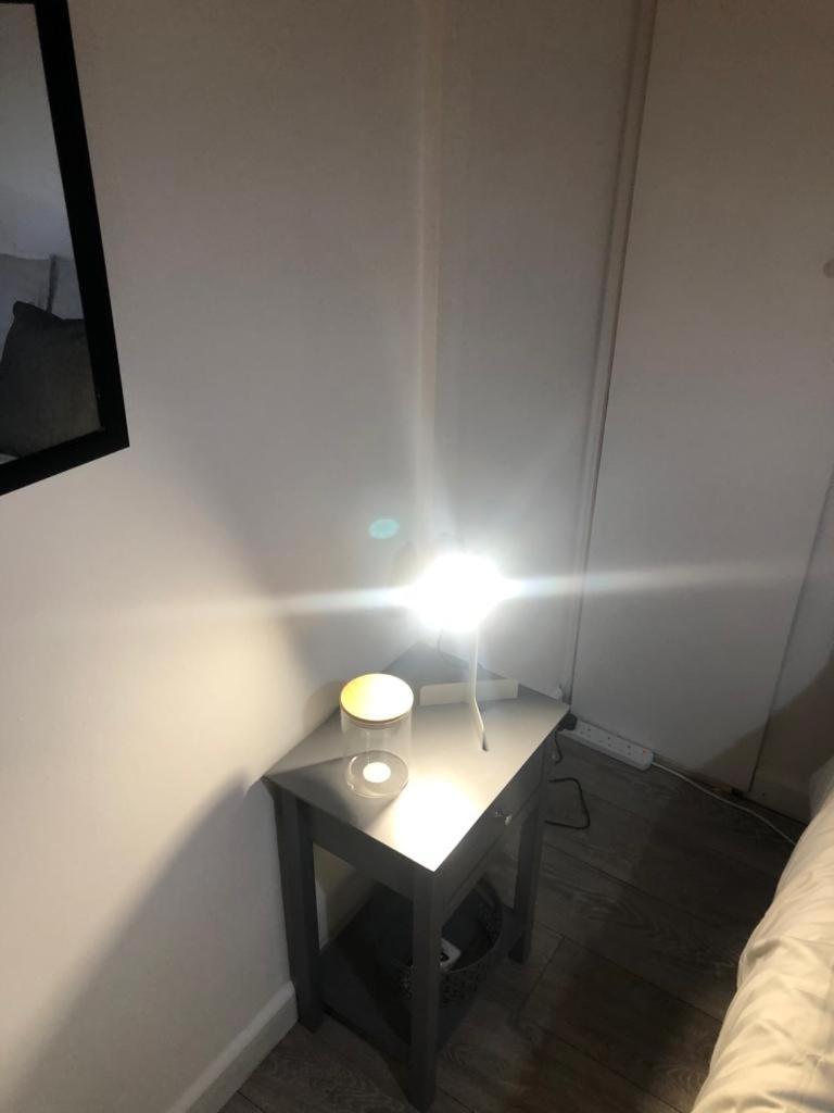 ロンドン Alpha House Bed & Breakfast エクステリア 写真